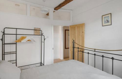 Grade II Listed Cottage in Central Taunton - Photo 7