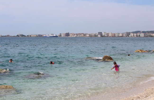 AZAR LUXURY SUITES - Photo 79