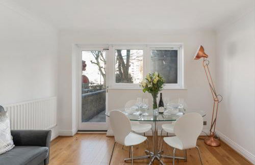 2BR Waterside Flat Parking WiFi Garden & DLR Nearby - Foto 7