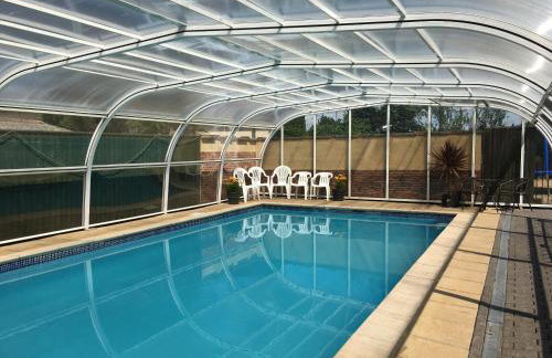 FLETCHERS HALL COVERED POOL Heated - Foto 17