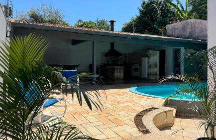 Casa Iguassu - Casa com churrasqueira e piscina em Foz do Iguaçu - Lazer para família e amigos - Foto 3