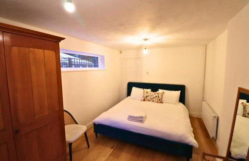 Weybridge Stunning Five Bedroom House With Garden - Foto 14