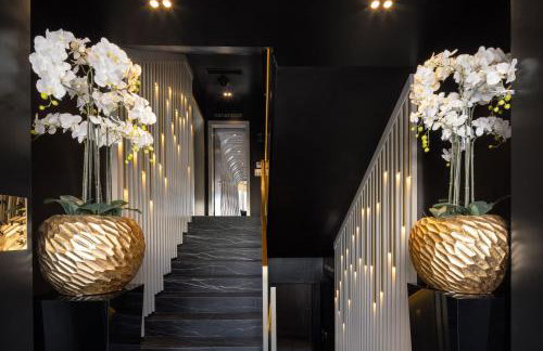 Posh Residence Luxury Suites - Photo 11