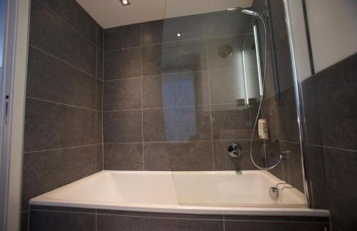 Annecy LakeLodge Lakeside Modern 7 bedroom Retreat - Foto 19