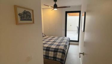 Apartamento de una habitación con terraza grande cerca de Barcelona - Photo 5