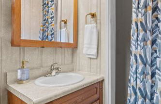 Spacious Family Home - 10 Mins to Cartersville - Photo 33