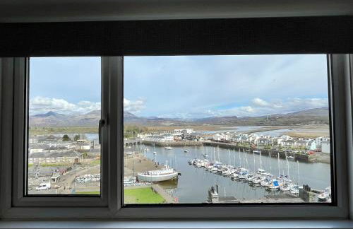 Harbour & Mountain Views, Porthmadog House, Sleeps 9, 4 Bedrooms, Two and Half Bathrooms - Photo 41