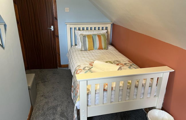 Immaculate 5 Bedroom House Outside Stornoway - Photo 11