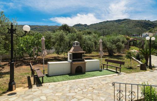 Garden House with Pool, 10min to center - Foto 5