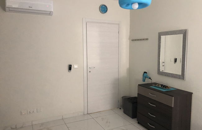 Sea View 2 Bed Apartment Close to Beach - Photo 59