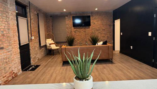 Jungle House Downtown Columbus - Modern Boutique Suites - Foto 1