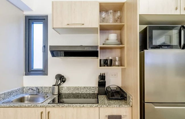 w Monochrome Loft in Santa Ana - Photo 5