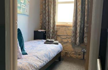 The Anchorage - sea views and beach on doorstep - Photo 14