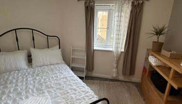 Spacious 2-Bedroom Flat Near Shops & Transport - Foto 5, towels