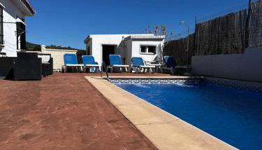 Chalet vacacional con piscina privada - Foto 5