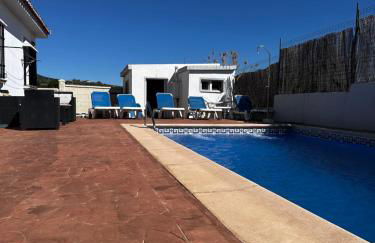 Chalet vacacional con piscina privada - Foto 5