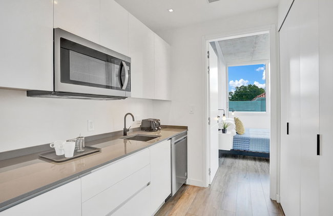 Design District Suites - Photo 73