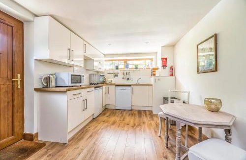 Charming Annexe Lodge with Parking - Pass The Keys - Foto 9