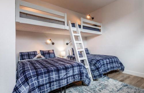 New Listing 2 bedroom +Loft 2 bath Summit E Bldg. #8 condo sleeps 8, Steps to Eagle Lodge/Chair #15 - Foto 24