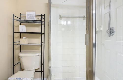 Spacious retreat w pool & game room - Foto 47