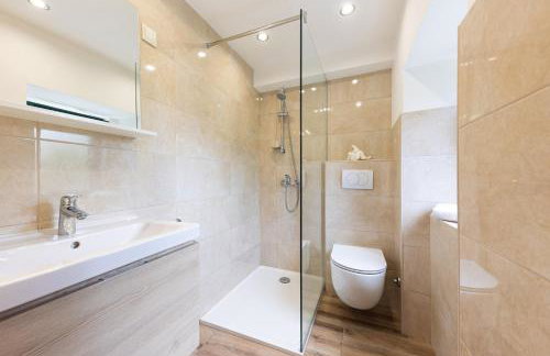 Villa Bella Pietra with private pool, sauna - Photo 31