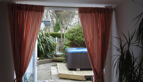 Pebble Reef - Photo 5, Garden view