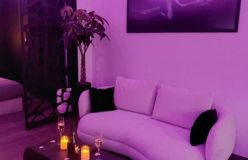 LA NUIT DES SECRETS Love Room 4 étoiles avec Jacuzzi et Sauna - Foto 9