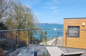 TWIN COVES at Curlew 1, The Cove, Brixham - Photo 1