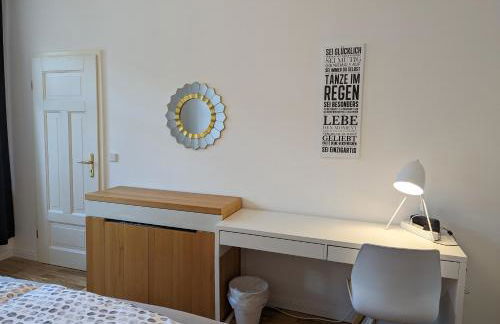 Chemnitz Saxonia HomeDeLuxe Hochwertige 50qm 2-Zimmer-Ferienwohnung mit privaten Kfz Parkplatz Stellplatz mit MWSt-Rechnung mit XXL Hülsta Bett & Etagenbett mit InternetFlatrate - Ideal für Familien, Paare, Kulturinteressierte & Geschäftsreisende! - Foto 8