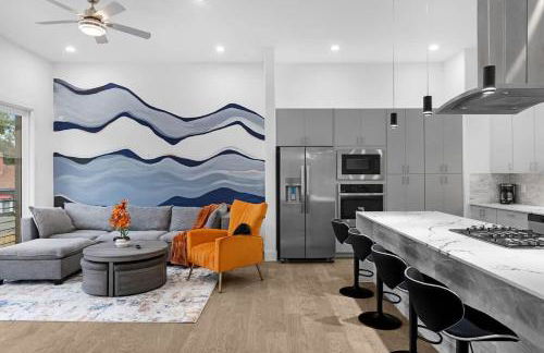 Spacious Houston 3Bed3 Bath Family Townhome - Photo 8