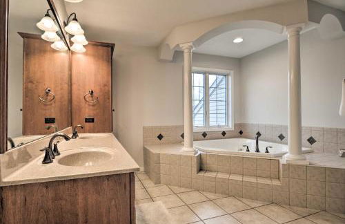 Pool and Furnished Patio Group Getaway in Hershey - Foto 24