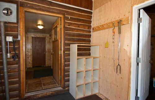 Grey Wolf Retreat by KABINO Sleeps 20 Commercial Kitchen Fire Pit WiFi Bunk Beds - Foto 27