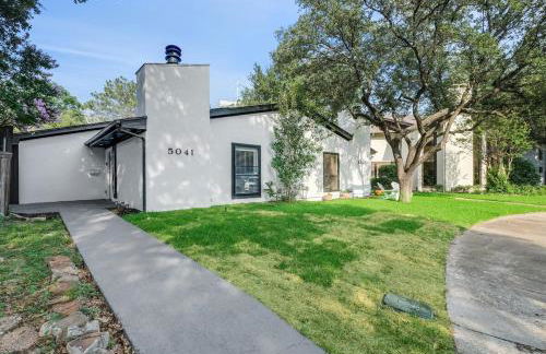 Superior 4BR 2BA Holiday Home with Hot Tub & Grill - Foto 4