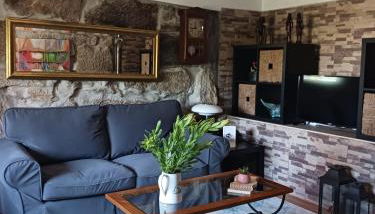 Pequena Casa rústica com piscina - Foto 4