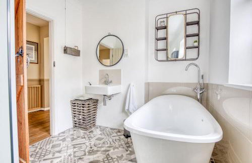 Beautiful Country House with Forest View & Garden - Foto 40