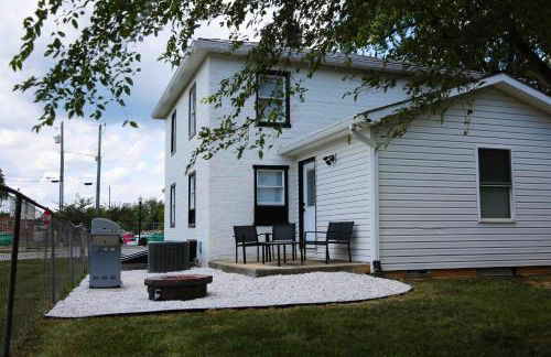 1939 Four Bed Rustic Escape by Casino - Foto 65