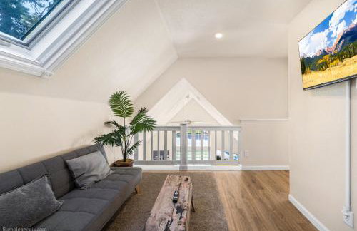 CDA Getaway! King Beds, Gear Storage, RV & Trailer Parking, 1 Mile to the Lake! - Foto 15