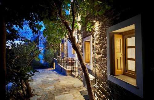 Ioulis Century Home - Photo 10