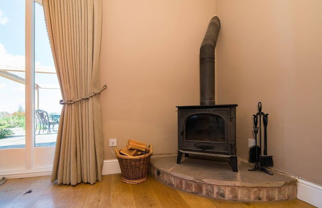 Super Spacious Barn Conversion With Free Wifi, Netflix Fireplace - Photo 31