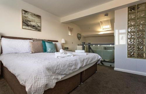 Cottage, Hot Tub, Open fire, Games Room, large Garden Sleeps 2-8 - Foto 8