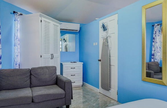 Your quaint home just steps from beach - Foto 5