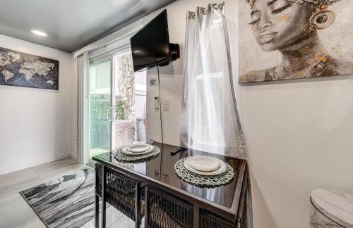 Mod Bungalow with Ultra-Private Outdoor Hang Space! - Foto 16