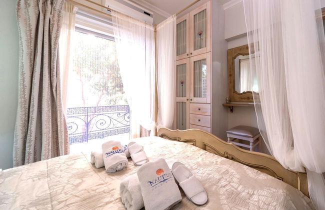 Nautilus Luxury Suites - Photo 8