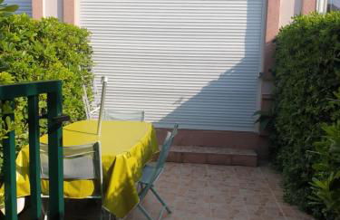 Studio cabine familial, rez de chaussée,piscine et parking privés - Foto 7