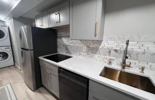 Large Five Bedroom house with outdoor patio with Jacuzzi and television! - Foto 41