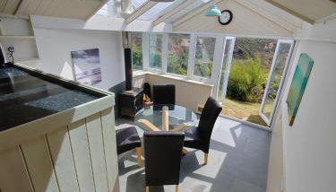 Unique coastal detached property - Foto 3