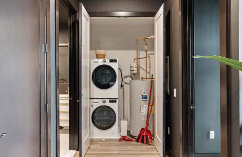 Cozy 1 King BR, Gym, Free Parking, 8mins Train - Foto 11