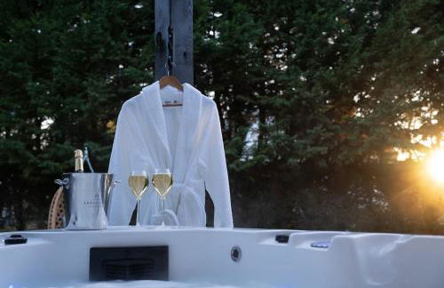 Premium suite with jacuzzi - Photo 2