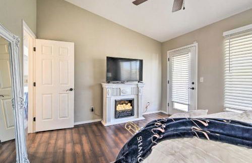 Mod Casa Grande Home with Patio on the Water! - Foto 14