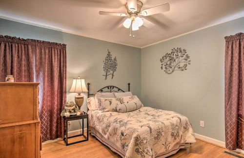 Quiet Lakefront Retreat with Boat Ramp and 2 Docks - Foto 15